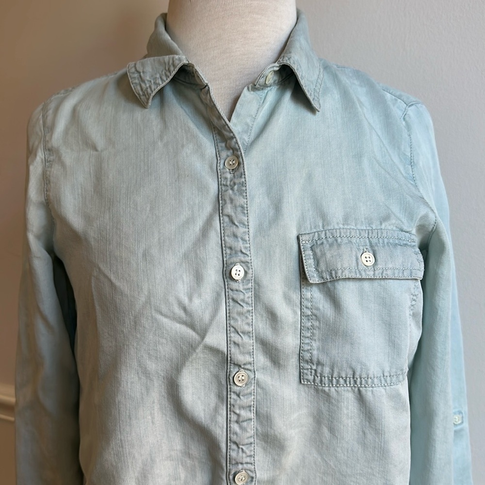 Soft Joie Light Chambray Shirt small EUC